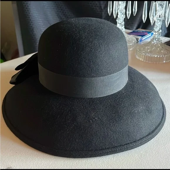 VINTAGE Black 100% Wool Hat With Removable Bow Oh-So-Stylish! - Picture 12 of 12
